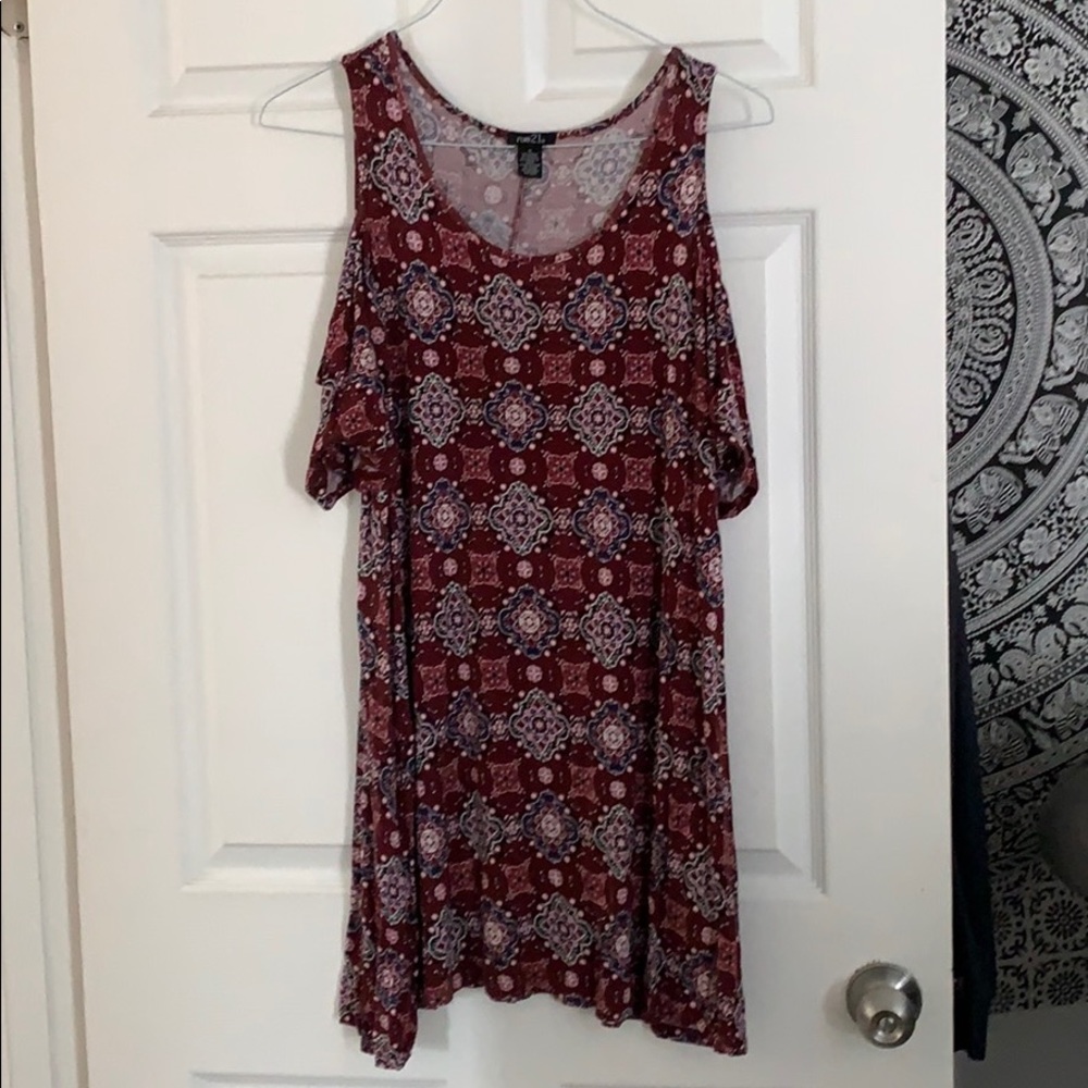 Summer cold shoulder t-shirt dress! 💜